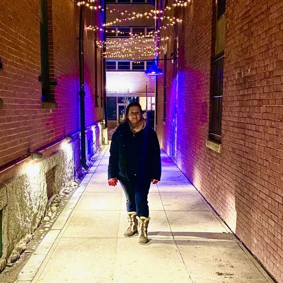 Meet your Posher, Victoria - Picture 2 of 6